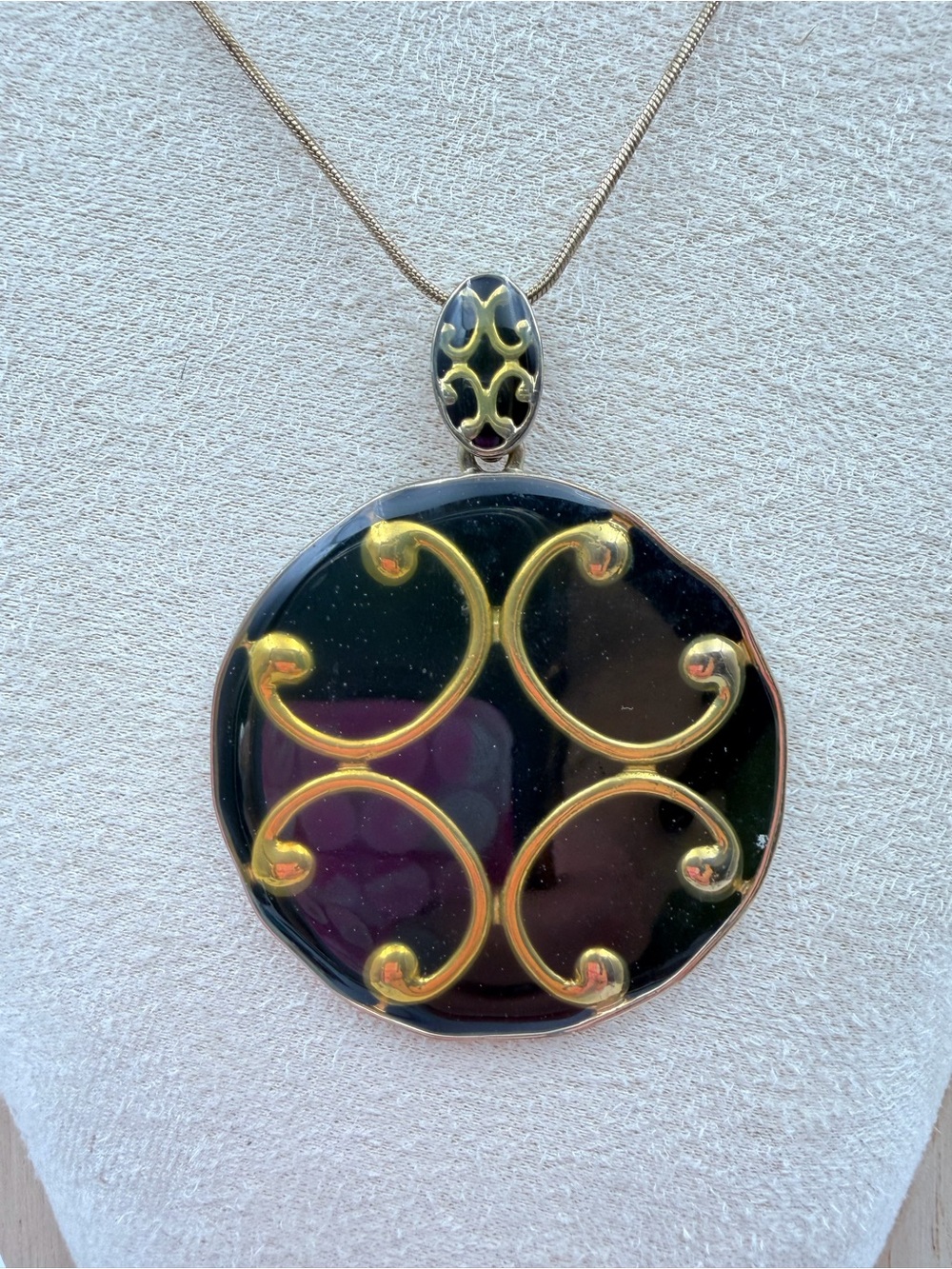Black and Gold Scrollwork Round Pendant Necklace